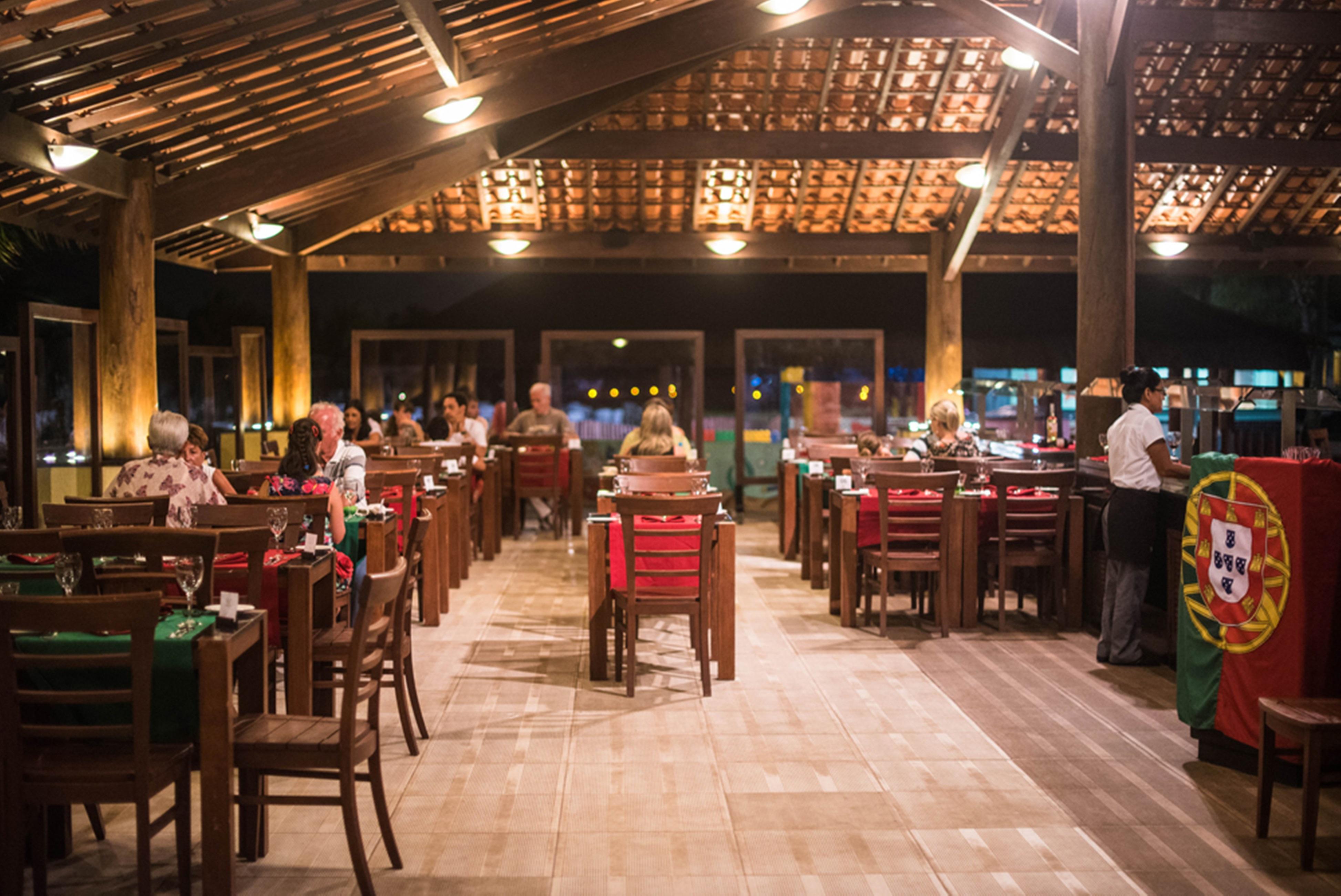 Vila Galé Eco Resort do Cabo - All Inclusive Cabo de Santo Agostinho Exterior foto Interior of a churrascaria in São Paulo, Brazil